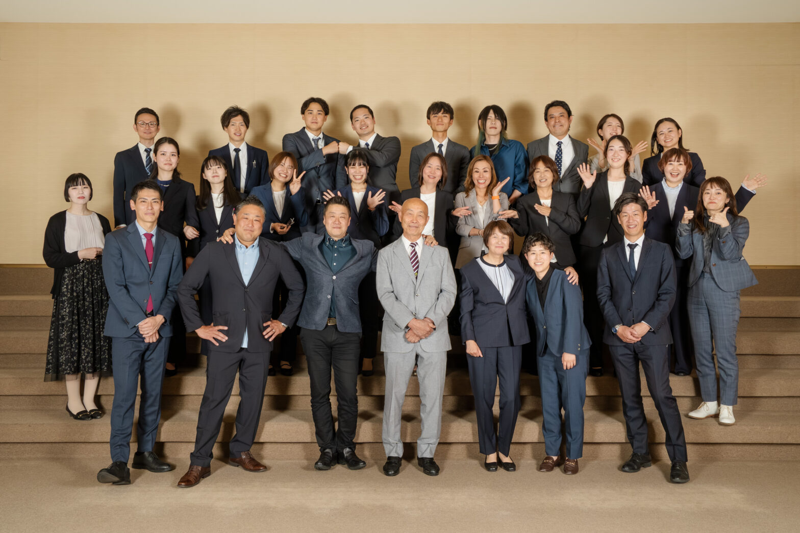 さくら不動産グループ 集合写真